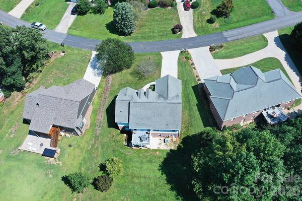 51 Browning DR, Taylorsville, NC 28681