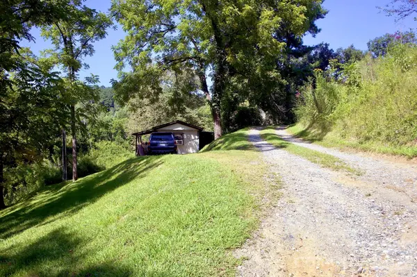 11 Jody LN, Weaverville, NC 28787