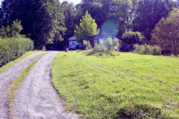 11 Jody LN, Weaverville, NC 28787