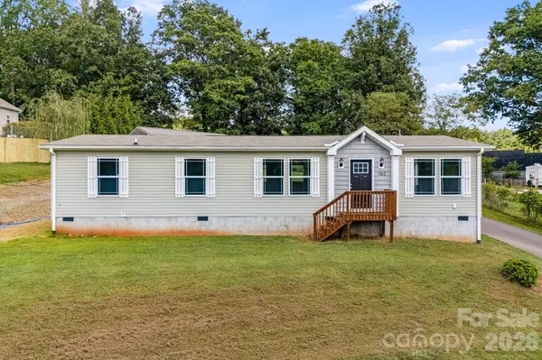 162 Phillips Valley RD, Mars Hill, NC 28754