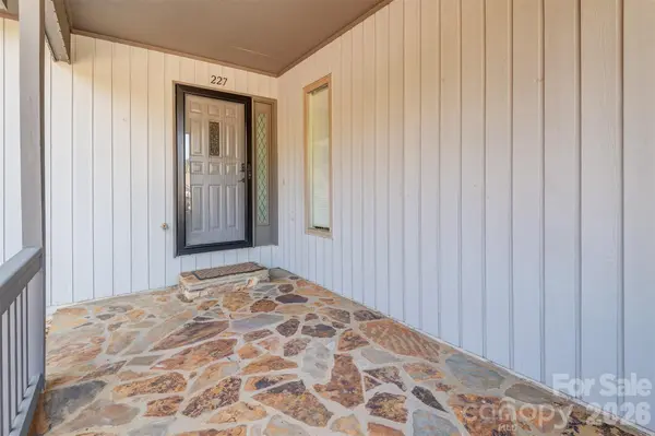 227 Kyfields RD, Weaverville, NC 28787