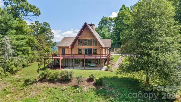 16 Spruce WAY, Fairview, NC 28730