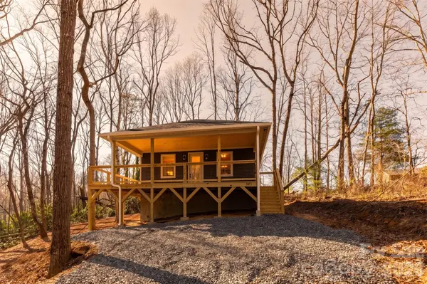 137 E Arbutus TRL, Hendersonville, NC 28792