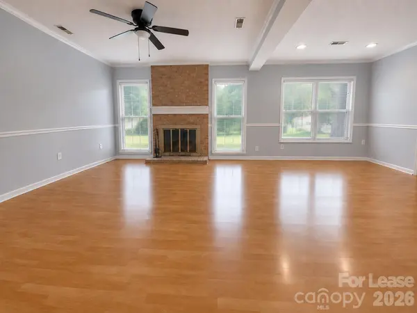 2022 Glouchester CIR, Charlotte, NC 28226