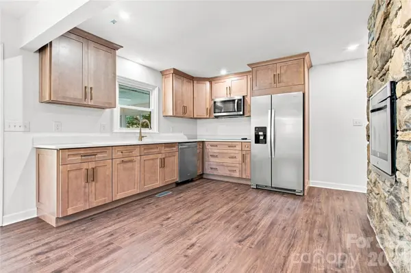 37 Guffey Mountain RD, Fairview, NC 28730