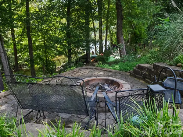 172 Tom Sawyer LN #181, Mount Holly, NC 28120