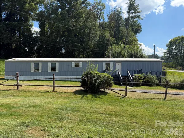 18 Wheeler Hills RD, Burnsville, NC 28714