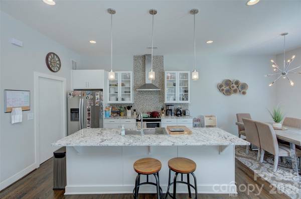 914 Westbrook DR #A, Charlotte, NC 28202