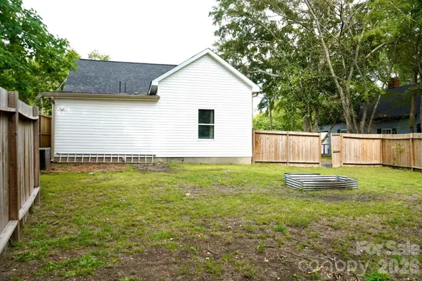 302 Cedar ST, Lancaster, SC 29720