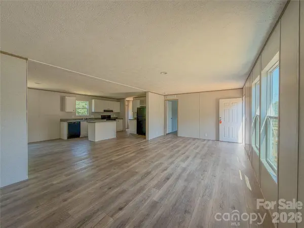 4277 Chinquapin CIR, Lenoir, NC 28645