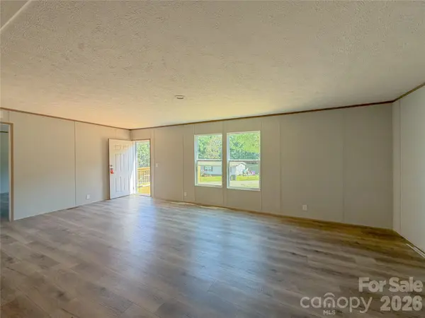 4277 Chinquapin CIR, Lenoir, NC 28645