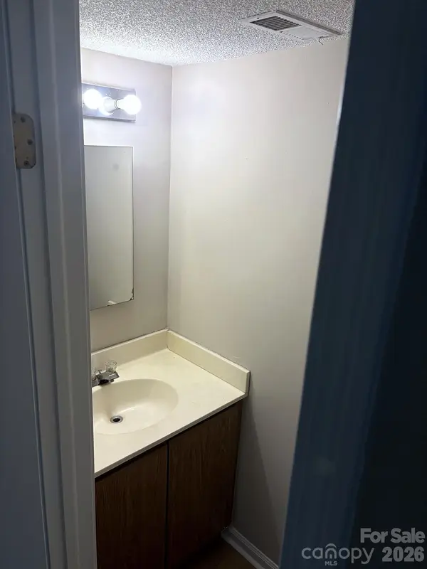 1365 Maple Shade LN, Charlotte, NC 28270