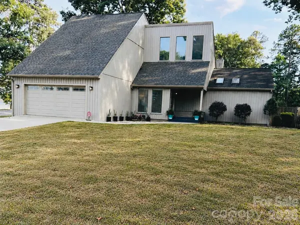 496 17th Avenue DR NE, Hickory, NC 28601