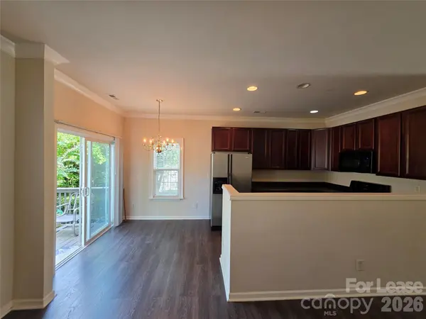 15542 Stronvar House LN, Charlotte, NC 28277