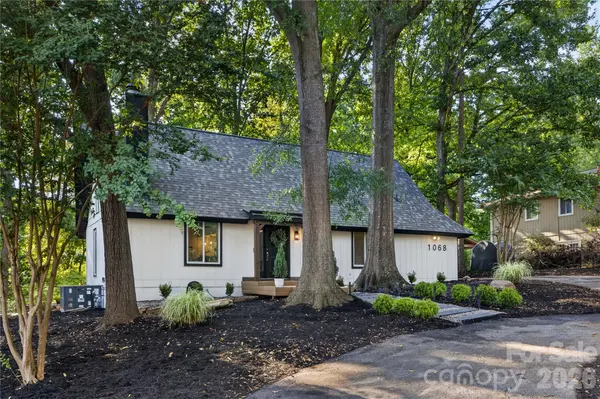 1068 Gauguin LN, Tega Cay, SC 29708