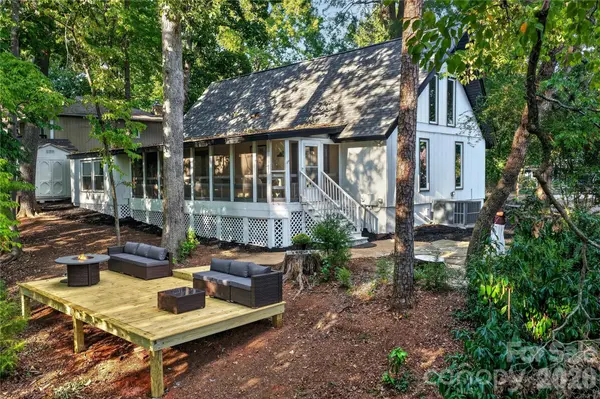 1068 Gauguin LN, Tega Cay, SC 29708