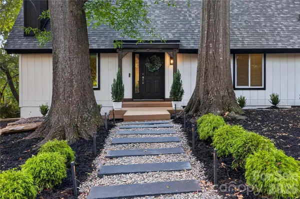 1068 Gauguin LN, Tega Cay, SC 29708