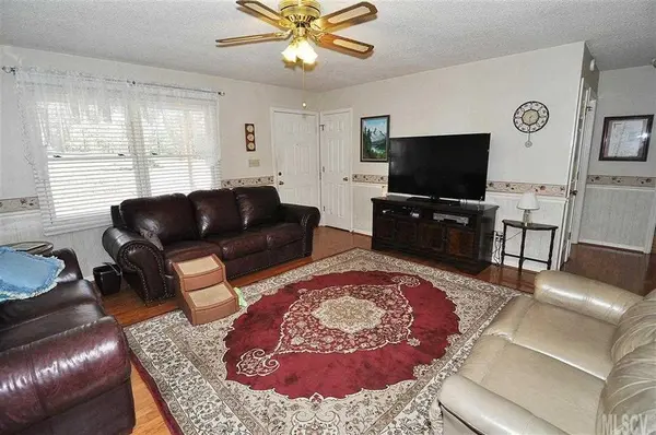 4130 Countryside DR, Hickory, NC 28601
