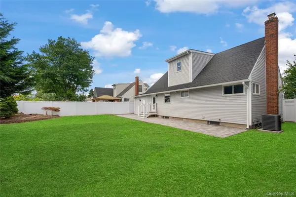 126 Lambert AVE, Farmingdale, NY 11735