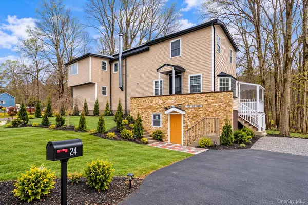 24 Johnsontown RD, Sloatsburg, NY 10974