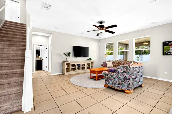 2586 PLUMADORE DR, Grand Island, FL 32735
