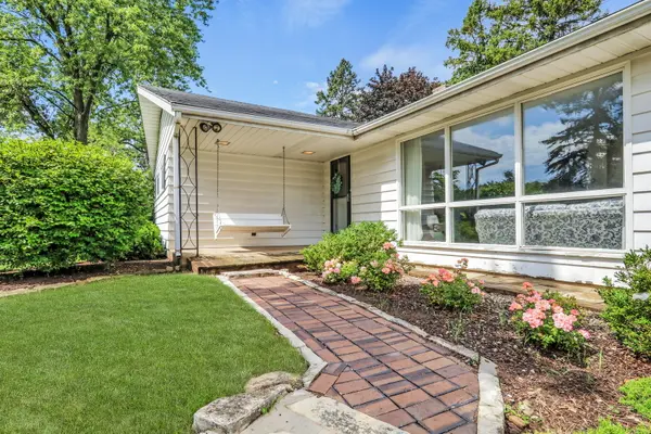 2414 Sunset AVE, Waukegan, IL 60087