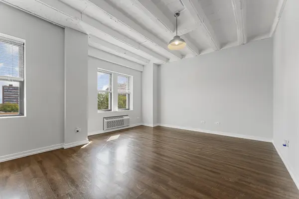5718 N Winthrop AVE #702, Chicago, IL 60660