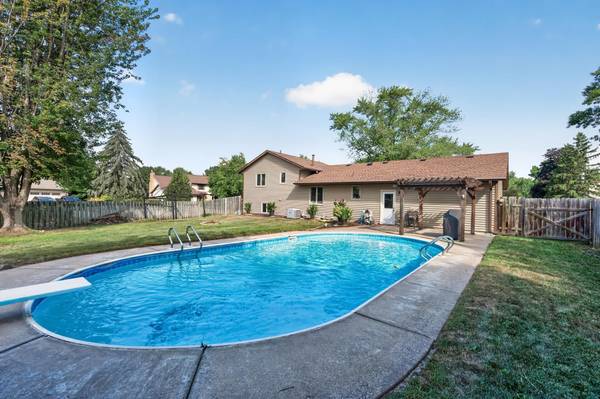 8305 69th ST S, Cottage Grove, MN 55016
