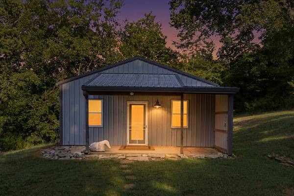 474 Bartlett Hollow Rd, Petersburg, TN 37144