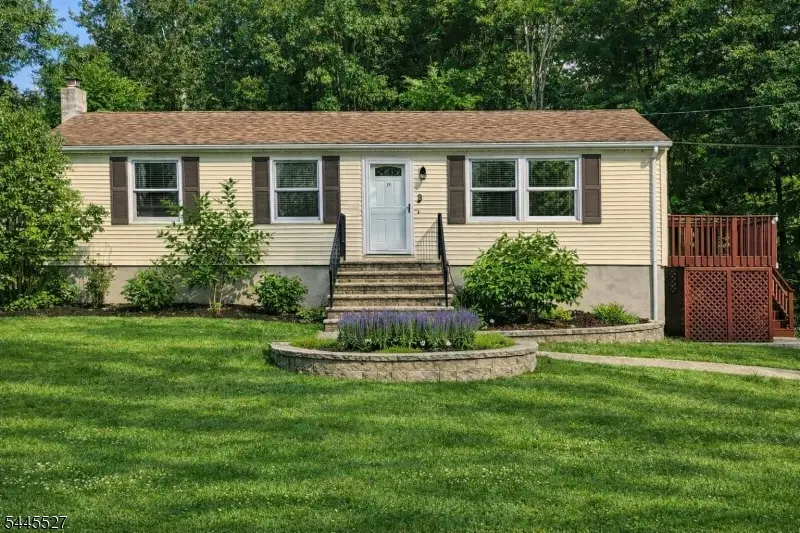 25 Essex Rd, Wantage Twp., NJ 07461