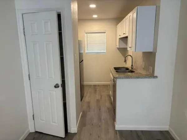 2637 W Randol Mill Road #2639-B, Arlington, TX 76012