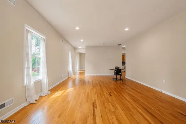 160 Teeple Pl, South Plainfield Boro, NJ 07080