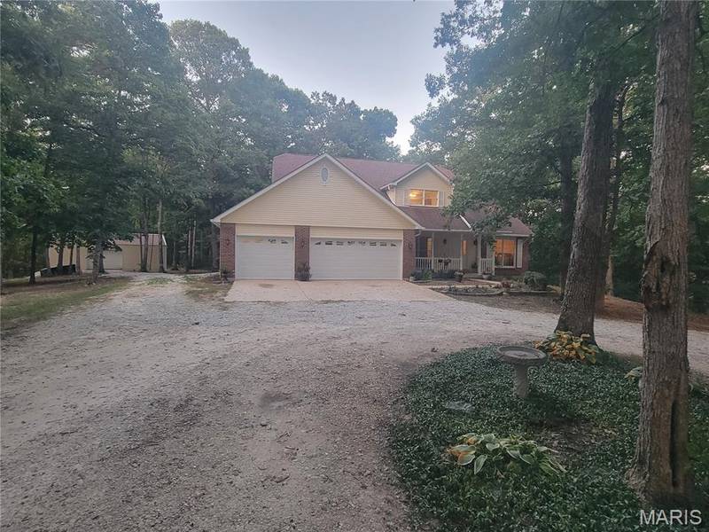 23401 Wild Horse Farms RD, Warrenton, MO 63383