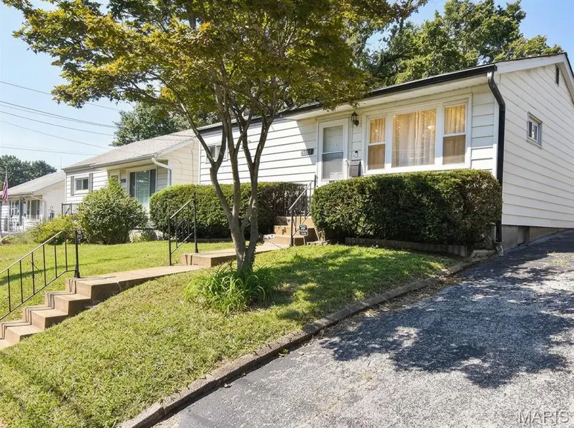 3907 McCausland AVE, St Louis, MO 63109