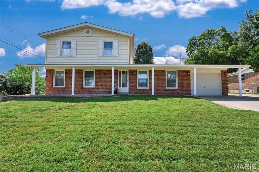 1533 Sherman DR, St Charles, MO 63303
