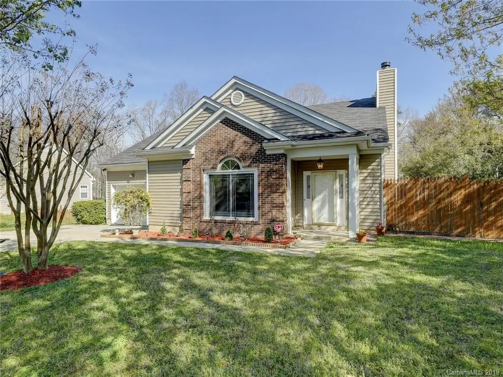 13701 Gatestone LN, Pineville, NC 28134