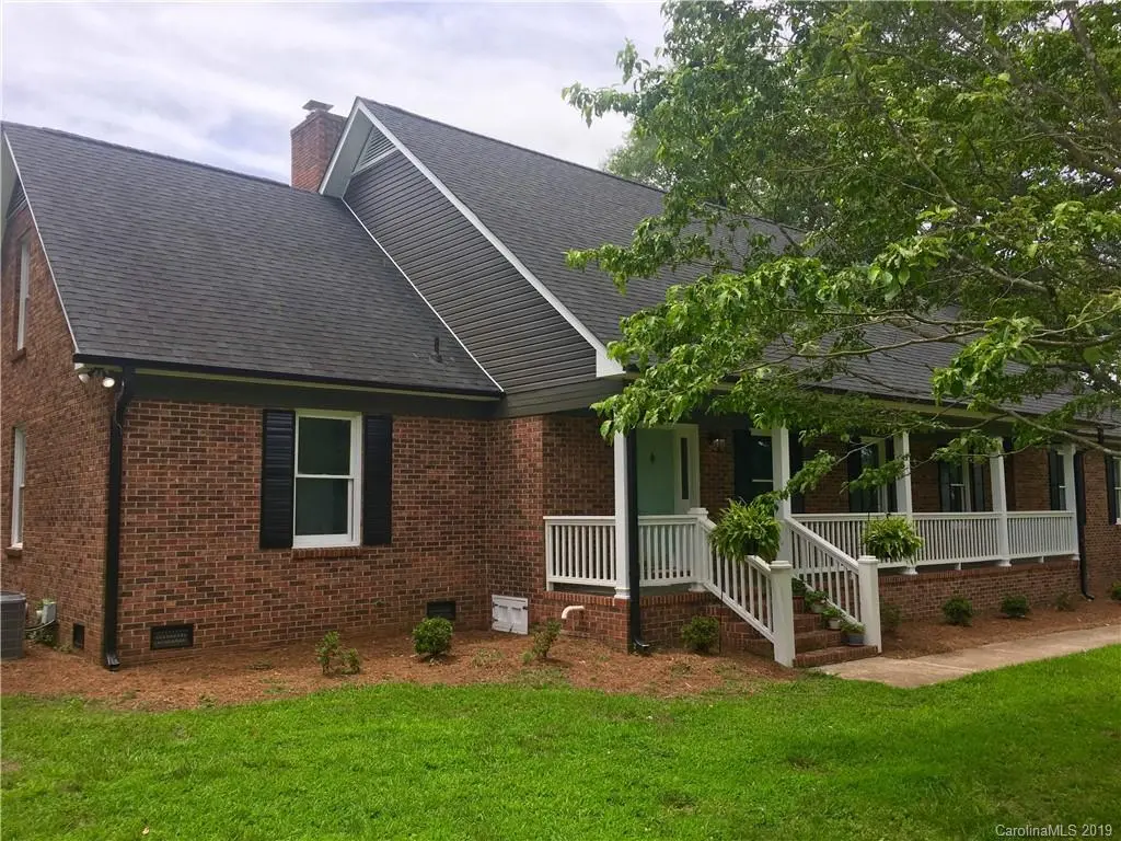 215 Mcadenville RD, Belmont, NC 28012