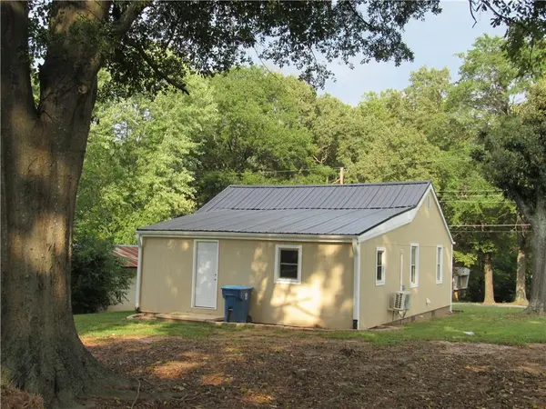 31 20th ST NW, Hickory, NC 28601
