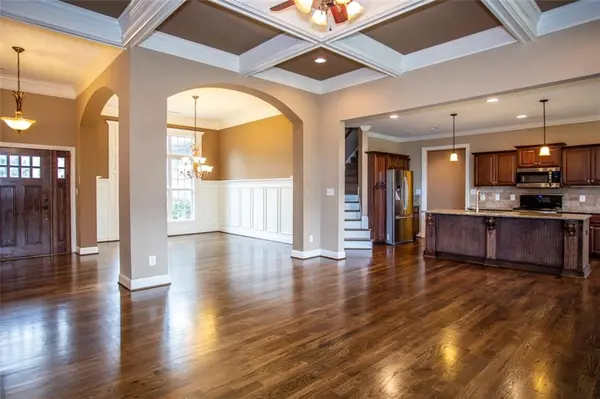 1841 WATERBURY CT, Hickory, NC 28602