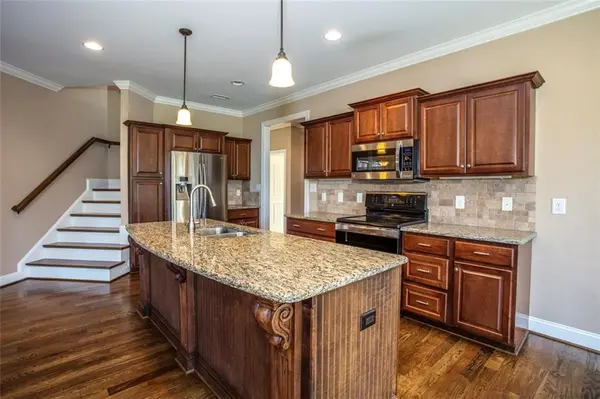 1841 WATERBURY CT, Hickory, NC 28602