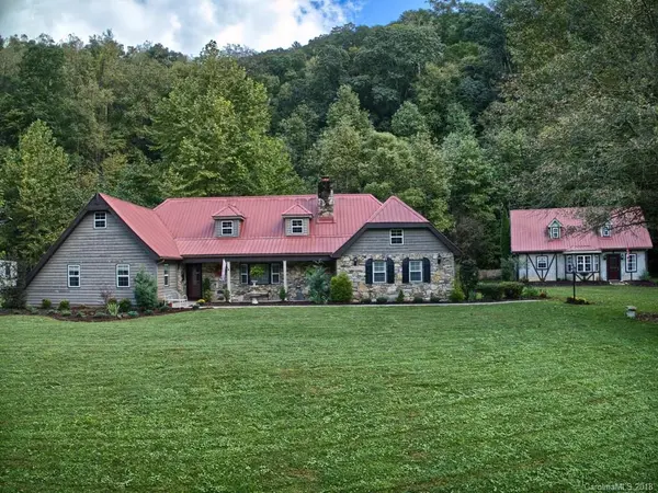 25 Freeman Knolls DR, Hendersonville, NC 28792