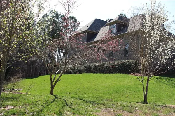 110 Waterbury DR, Mooresville, NC 28117