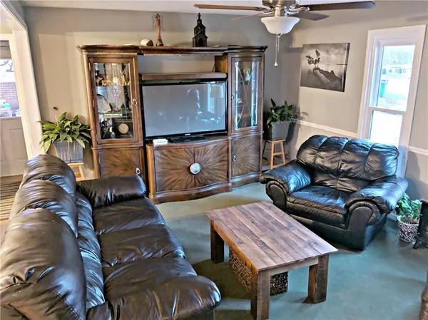 4207 Forest Point DR, Hickory, NC 28602