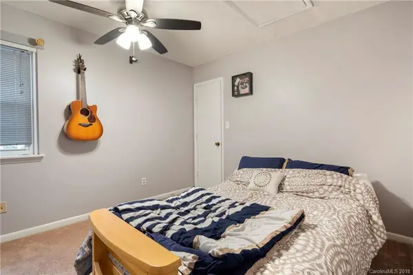 3800 Ashley Hall DR, Charlotte, NC 28227