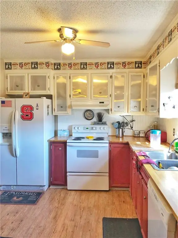 4935 Kennedy ST, Hickory, NC 28602