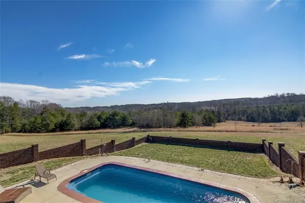 4801 Crestside ST, Claremont, NC 28610
