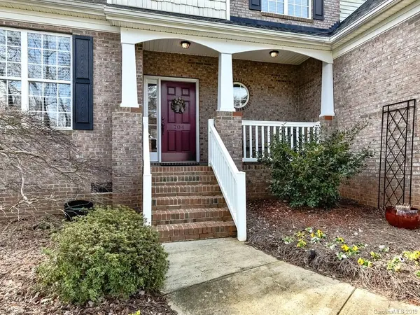 704 Deercross LN, Waxhaw, NC 28173