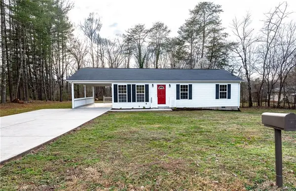 2003 Echo DR, Newton, NC 28658