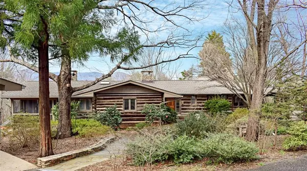 221 Mockingbird Hill RD, Landrum, SC 29356