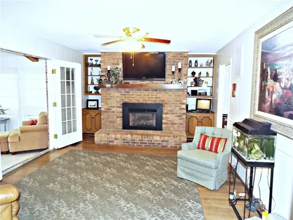 702 Robinhood RD, Maiden, NC 28650